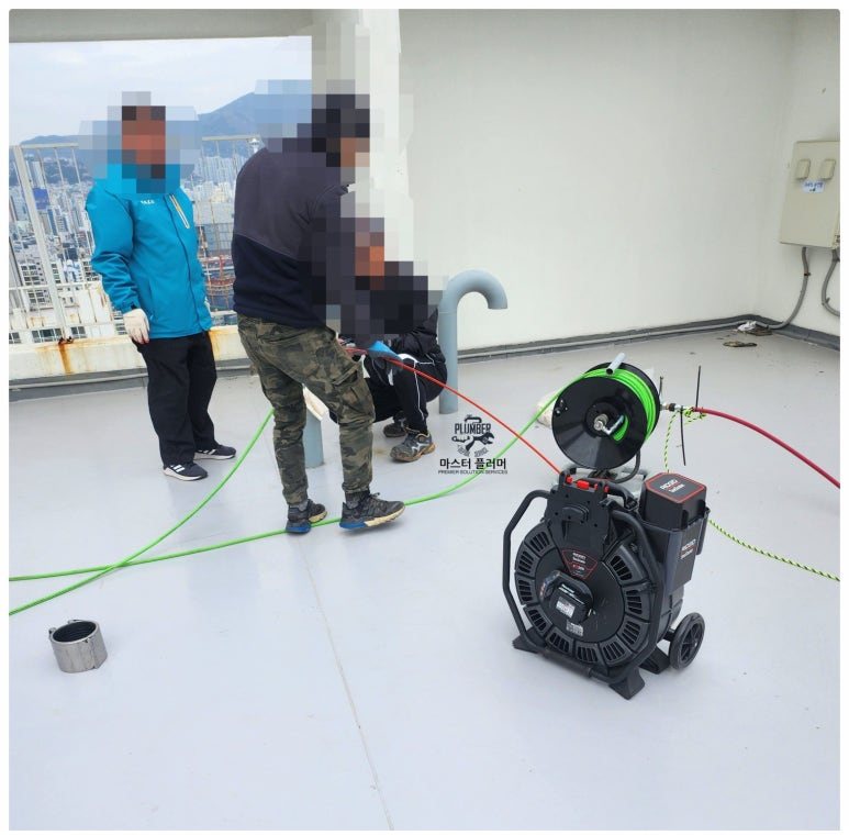 옥상 신정통기관으로 오수관(입상관) 배관 내시경 검사