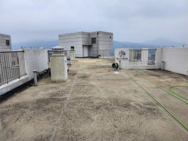 강원도 아파트 3·4·5층 변기 물빠짐 해결 | 통기관 하나에 묶인 입상관 2개, 입상관 고압세척·통기밸브 설치