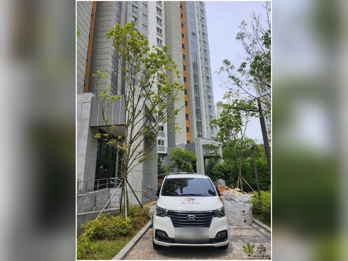 부산 기장 아파트 현장에 도착한 마스터플러머 차량